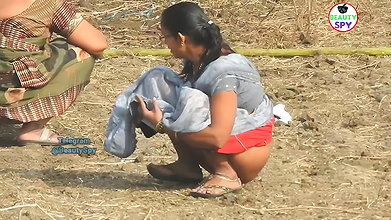 multipleaunties pissing outdoor