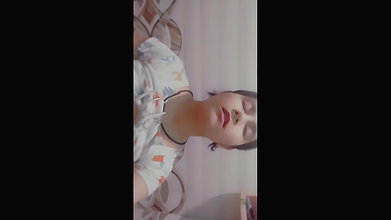 selfie cute girl boobs show to lover video MMS