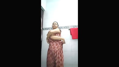 horny fingering Indian girl nude viral bathroom