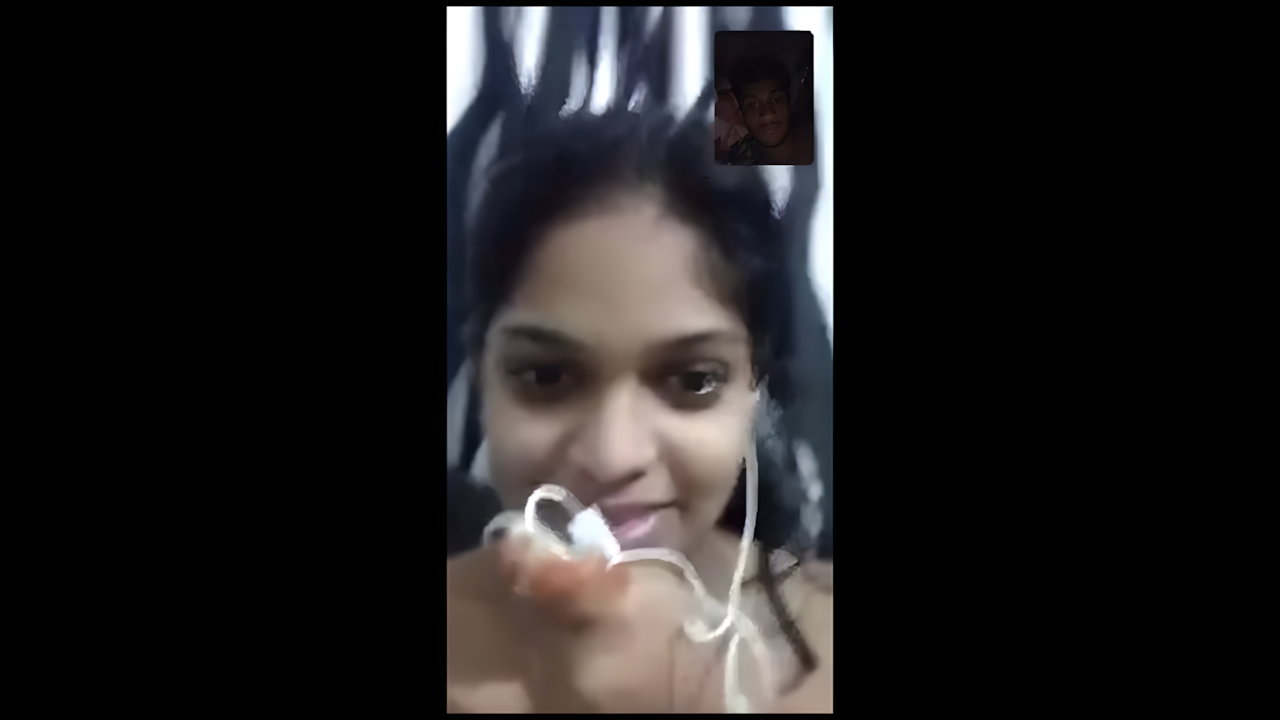 sexiest GF Desi fingering on viral video call