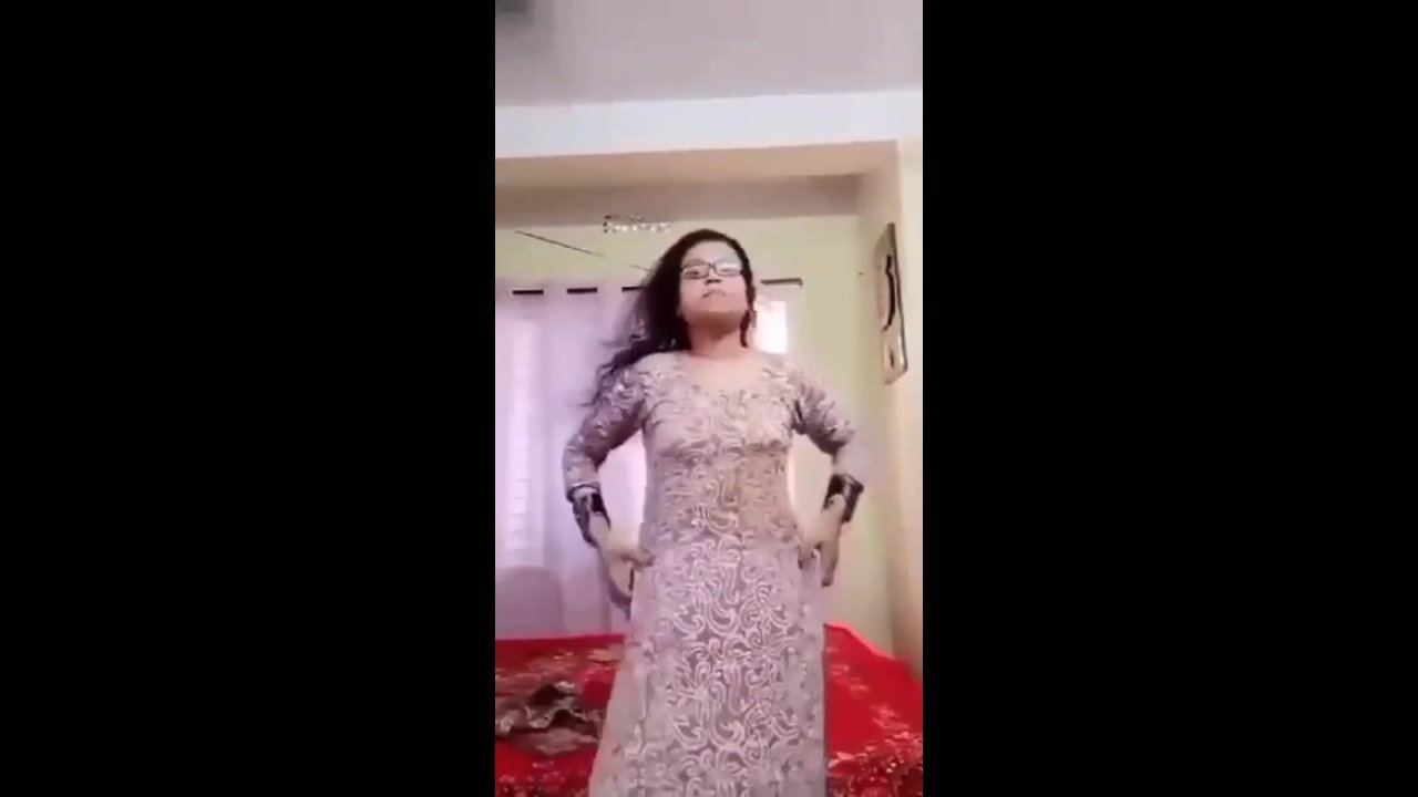 college girl big boobs showing and viral nude