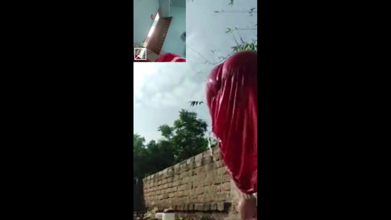 Indian village bhabhi nude bath outdoors