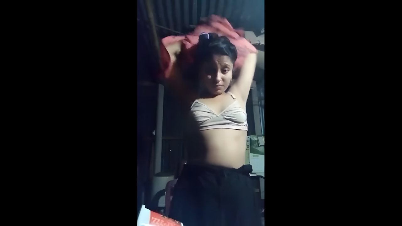 Bengali village girl small boobs show video