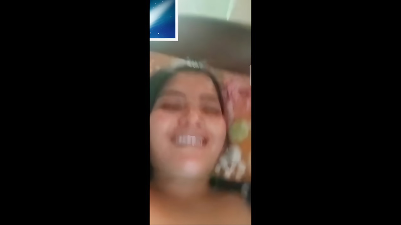 boobs show on a video call by a hot girl viral MMS