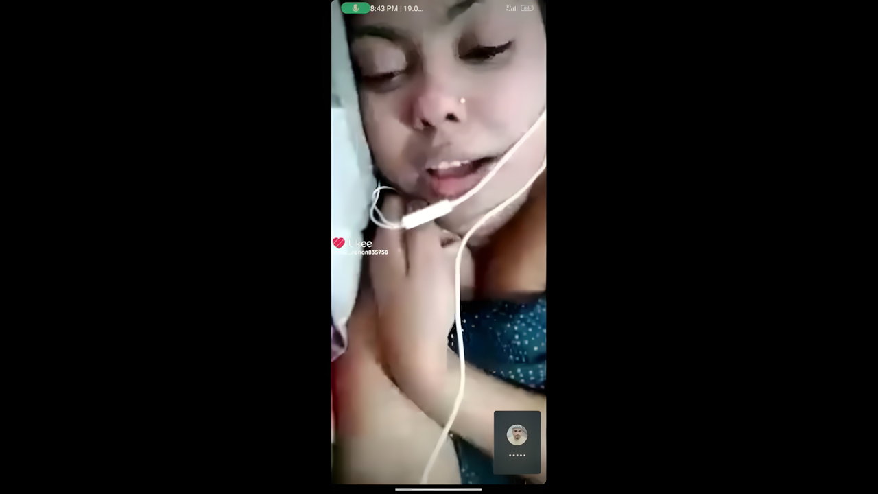 GF topless viral video call sex chat with lover