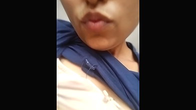 desi aunty boob press viral video for lover