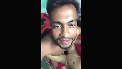 Desi lovers making their fuck video on mobile cam