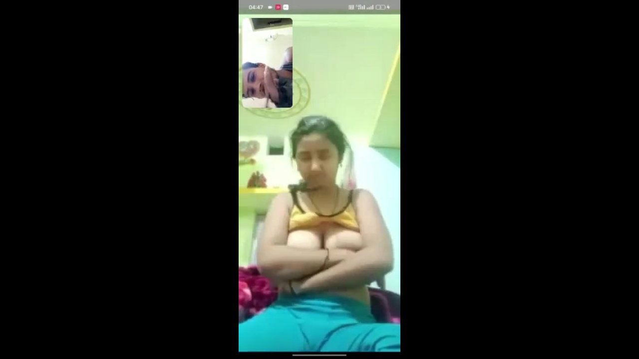 Indian girl nude pussy and round boobs show