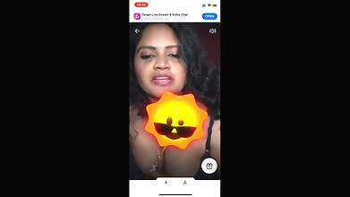 tango girl Madhu bra uthake boob dikhayi