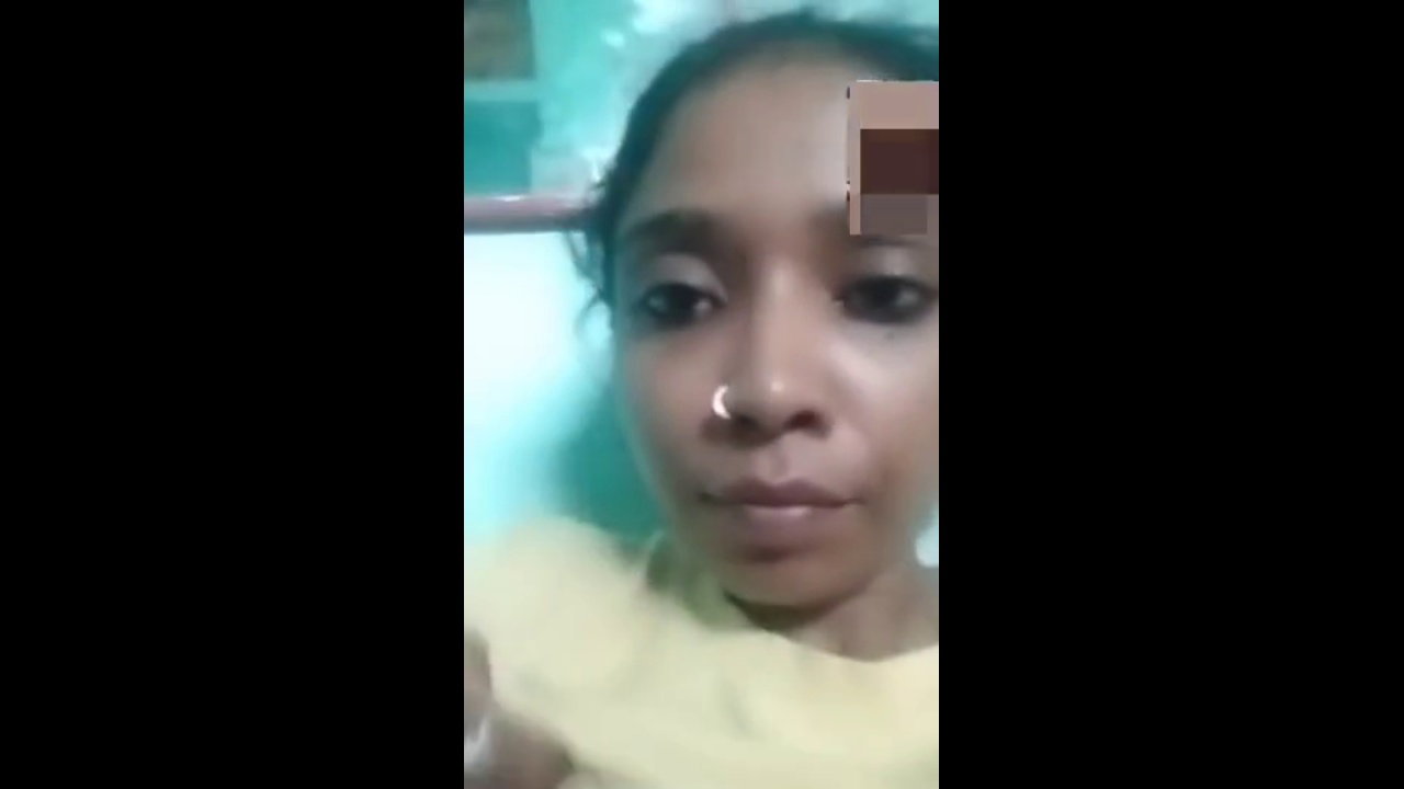 Young Girl Showing Her Boobs Pussy