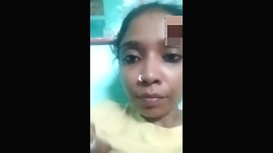Young Girl Showing Her Boobs Pussy