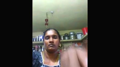 Tamil wife showing her big boobs83738