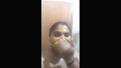 Telugu aunty nude bath video making viral show