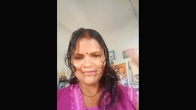 Bhabhi showing hairy pussy for secret lover