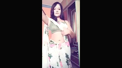 Horny Wife Remove Clothes Showing Fingering