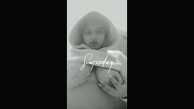 Desi girl squeezing her big boobs video