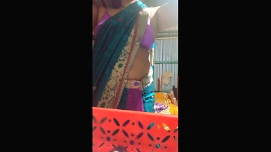 chubby Bengali girl fingering her plumppussy