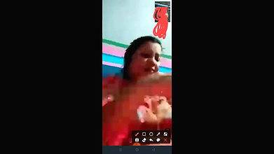 Married Bhabhi showing boobs to BF on video call