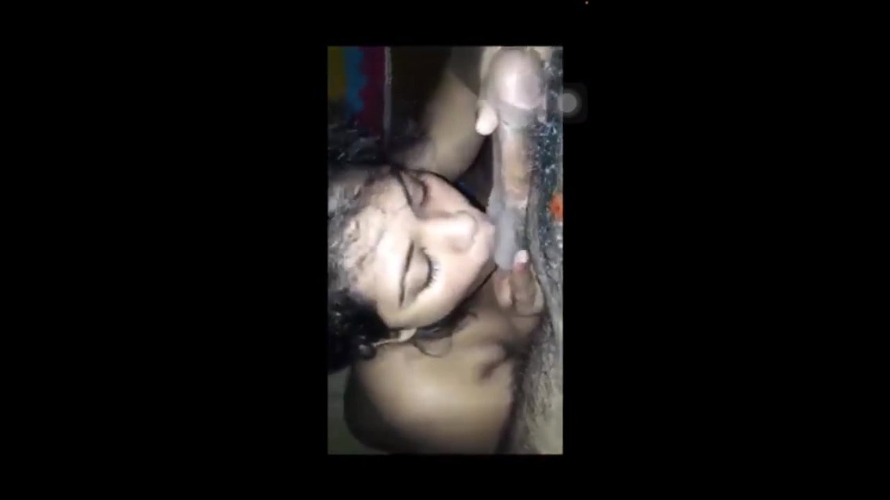 Bangladeshi Bhabhi doing blowjob onn live cam show