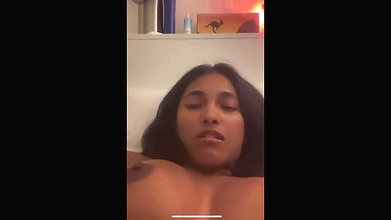boob dikhate hue chut ragdi