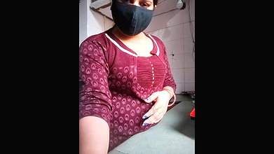 naughty Bhabhi pissing on live cam show