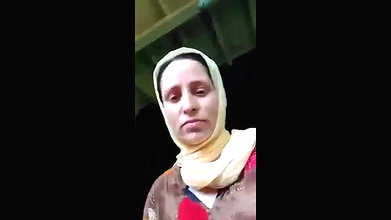 beautiful Pakistani wife fingering pussy