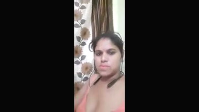naughty Bhabhi teasing boobs show