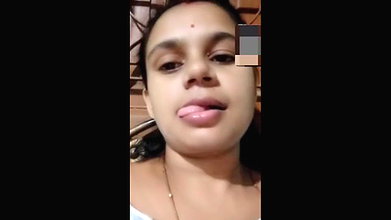 Desi bhabhi Fingering showing her body