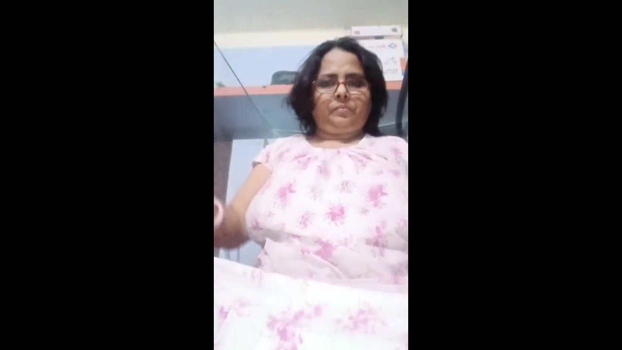 0 horny tanker milf mom showing masturbating 1