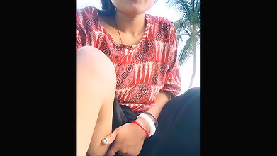 Indian girl showing her ass in Outdoor