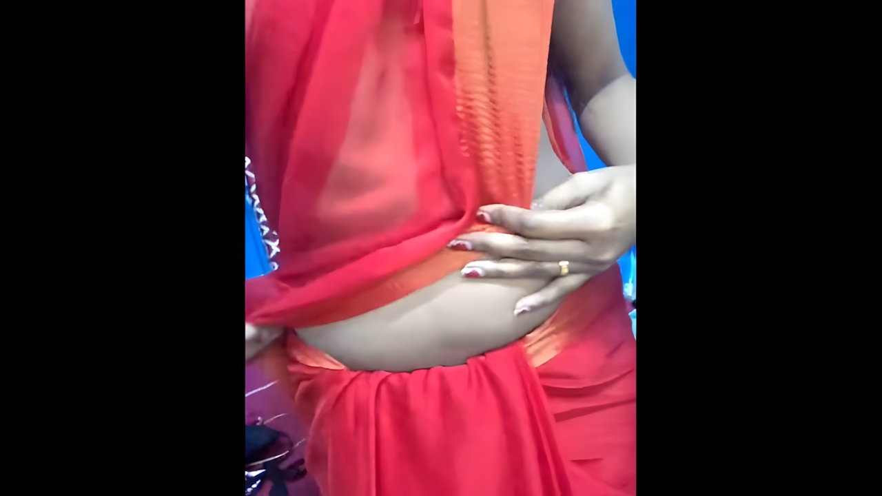 priya showing her body and talking