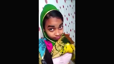 slim girl nude show