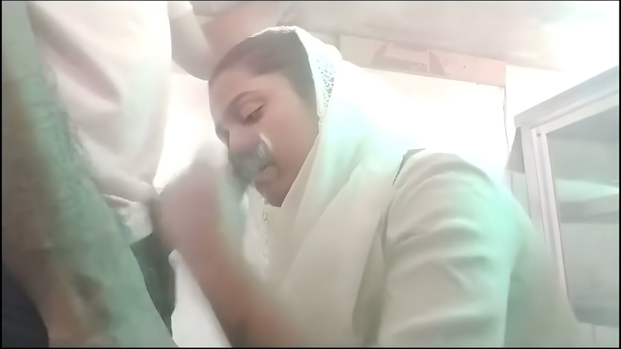 Bangladesh couple sucking