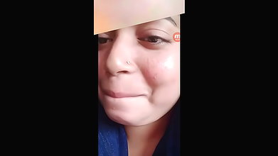 Hot aunty show her pink pussy
