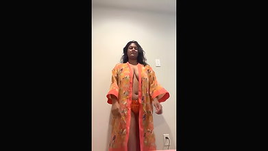 Sexy bhabhi nude dancing