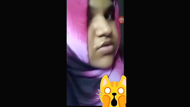 Hijabi Tanker Girl Showing On Video Call