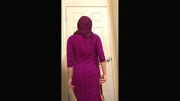 Indian Hijabi Girl Showing boobs ass