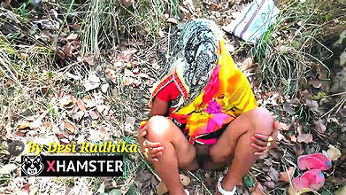 Desi Indian Outdoor Big Boob Aunty Showing Big Ass Big Body Hindi Porn Video