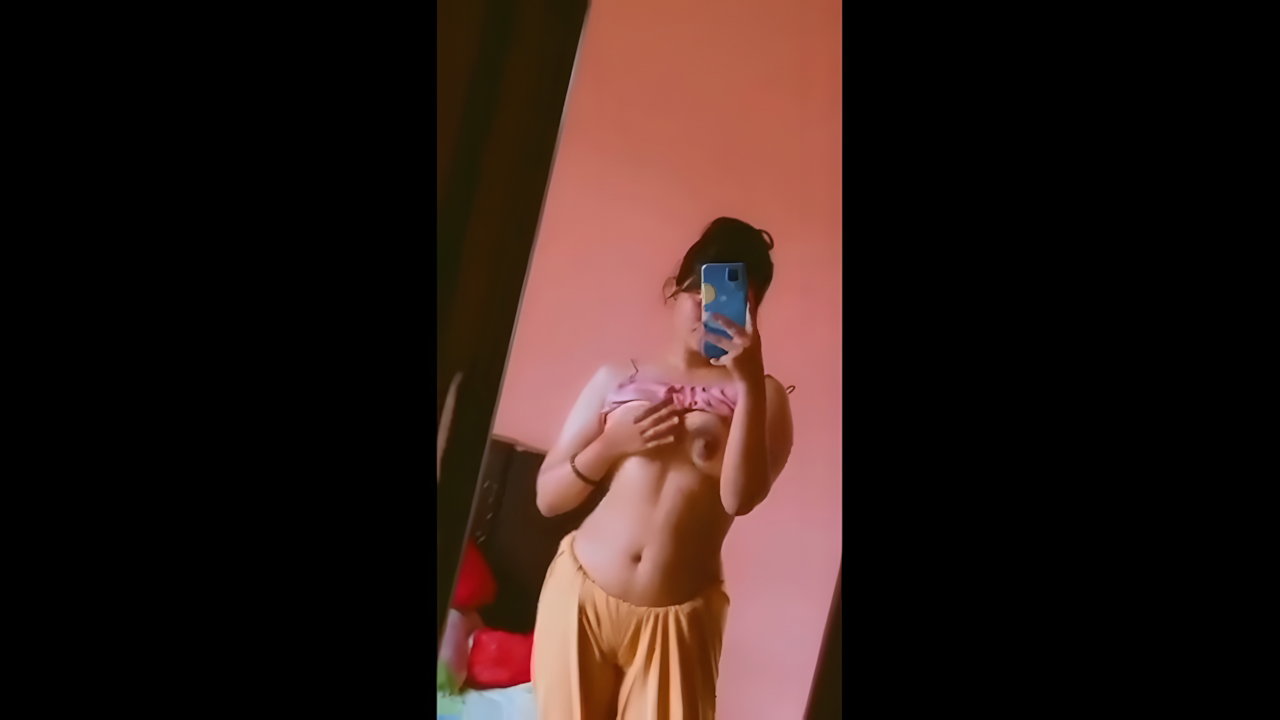 Bengali secretary maal nude dancing showing boobs
