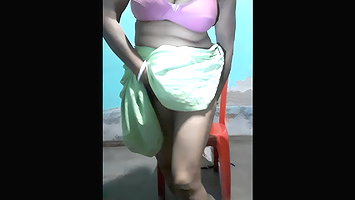 QUEENAUNTY34 Webcam Show