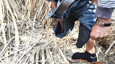 Hot Home made ko ganna ke Khet mein bulakar choda