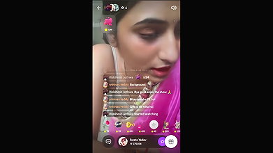 Famous Beautiful Model Sweta Yadav Showing