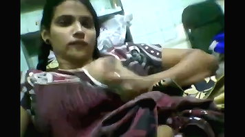 dehati ladki ne chut dikhayi