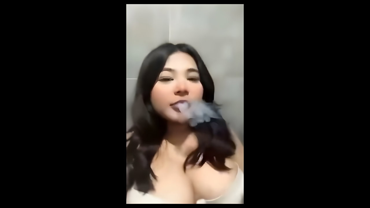 Sexy Babe Giving blowjob Fucked
