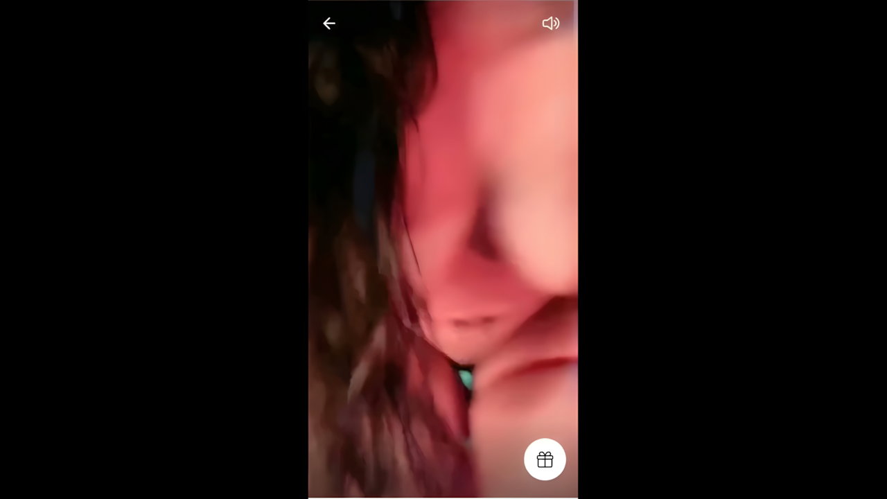 Sexy two girl showing Fingering on live