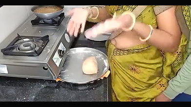 Bhabhi working in kitchen  devar fuck hard