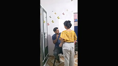 l seduces a delivery guy and records an Indian sex video