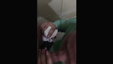 Aunty give Blowjob to lover i public toilet