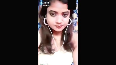 Hot lady showing her huge boobs  pussy on live