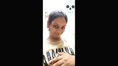 chubby bengali girl shows boobs